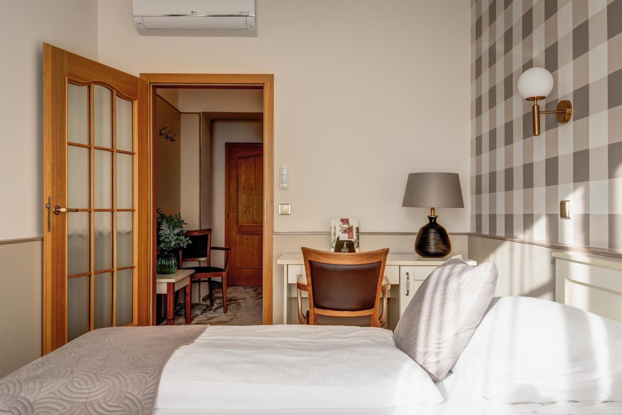 Hotel Golfi Podiebrady Zewnętrze zdjęcie